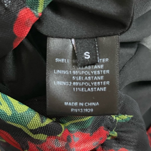 Robin Midi Dress in Black & Red Floral
NBD - Picture 5 of 6